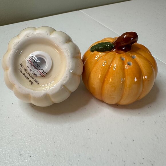 Small Ceramic Pumpkin Salt and Pepper Shakers Fall Autumn Decor White and Orange - Picture 4 of 8
